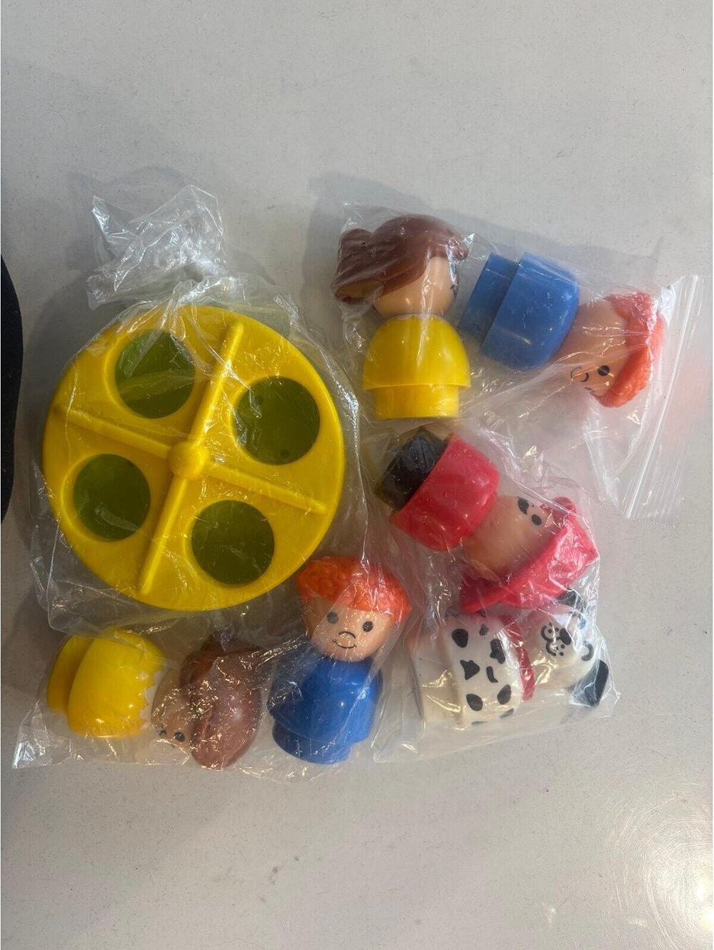 Vintage fisher price little people lot